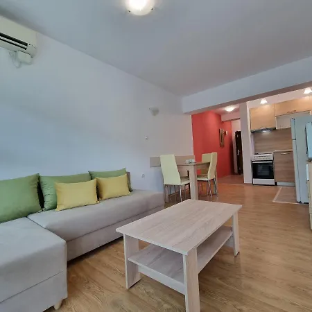 Apartament 2 Bedroom Sunny In South *