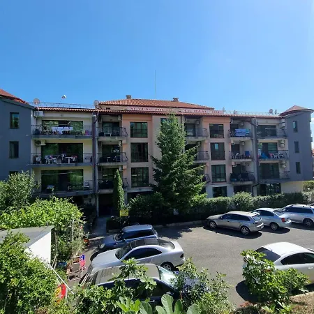 2 Bedroom Sunny In South Apartament *