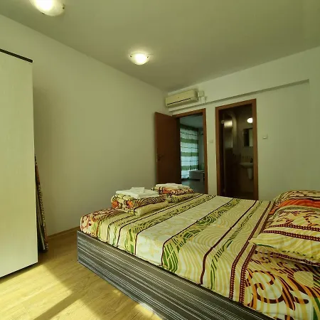 Apartment 2 Bedroom Sunny In South *
