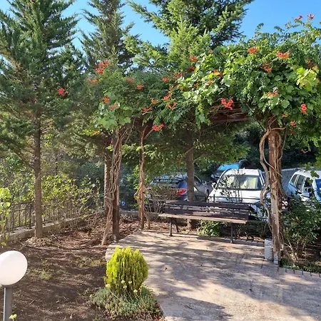2 Bedroom Sunny In South Apartment