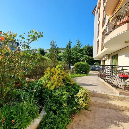 2 Bedroom Sunny In South Apartment